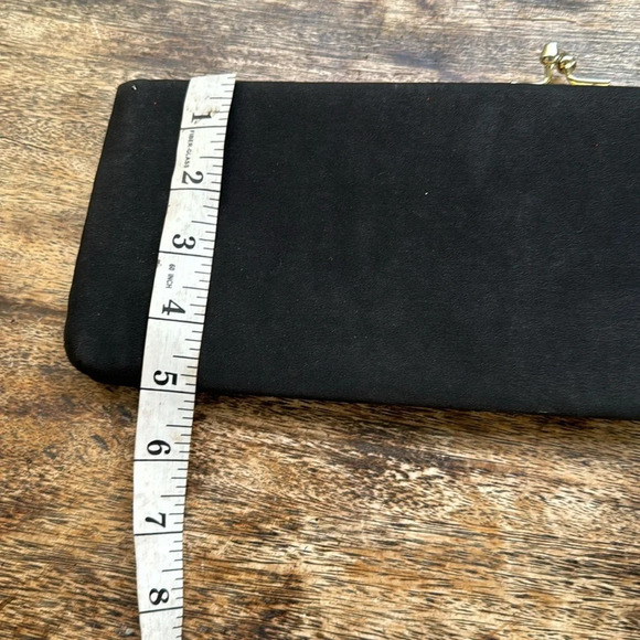 Vintage black kisslock clutch purse lined by HL USA - Picture 8 of 10